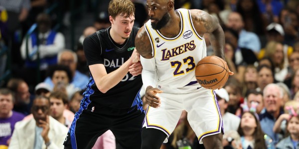 开云APP-相约服下回春丹？詹姆斯&amp;amp;库里&amp;amp;杜兰特&amp;amp;哈登&amp;amp;小卡 今日同时闪光